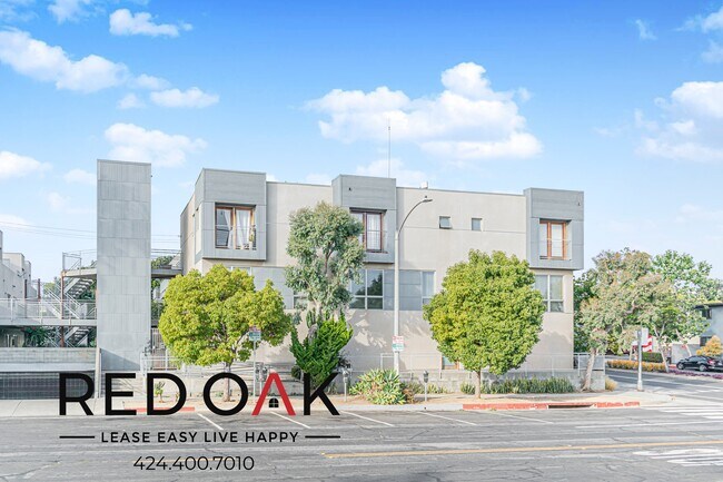 Building Photo - 1011 Pico Blvd