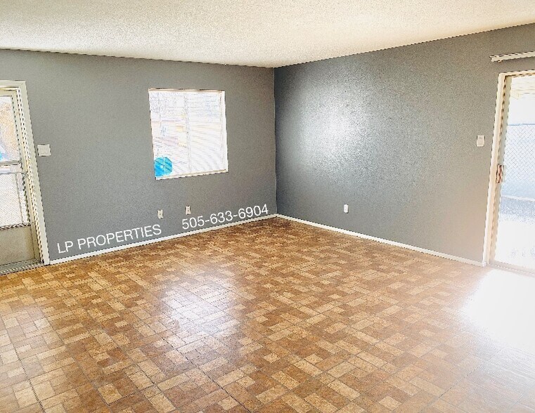 Building Photo - 12113 Oriente Ave NE