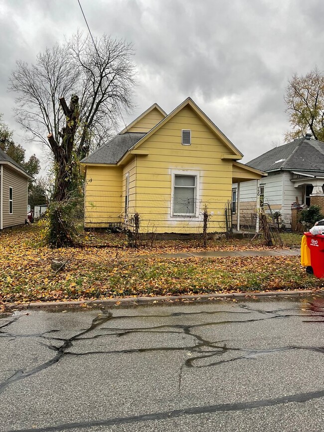 Primary Photo - Charming 3BR/1BA Next to Schlanger Park