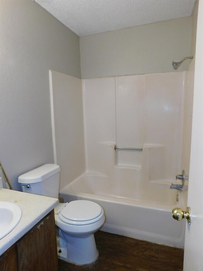 Building Photo - 2223 Katy Ln