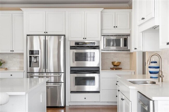 Building Photo - 870 Longstone Landing