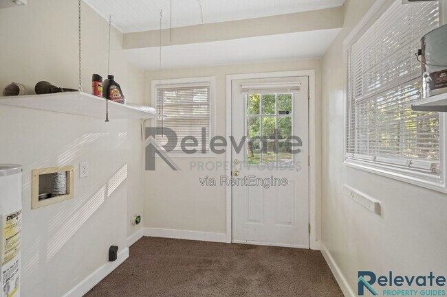 Building Photo - 9229 Reams Rd