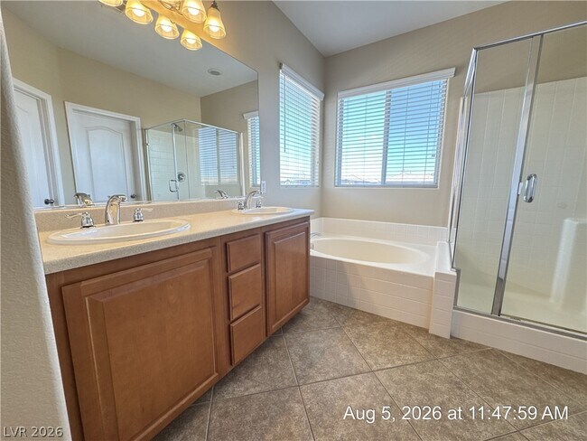 Building Photo - 711 Taliput Palm Pl