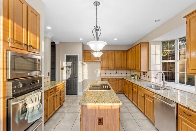 Building Photo - 7705 Case Dr