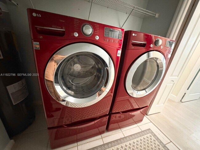 Building Photo - 15430 SW 143rd Terrace