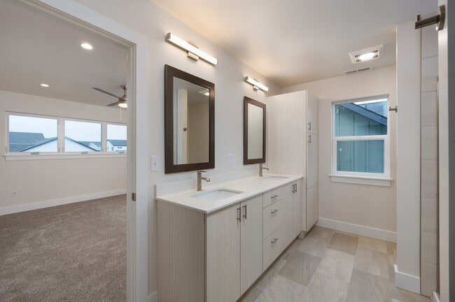 Building Photo - 4 Bed, 3 Bath - New build in Westpost, Belgrade