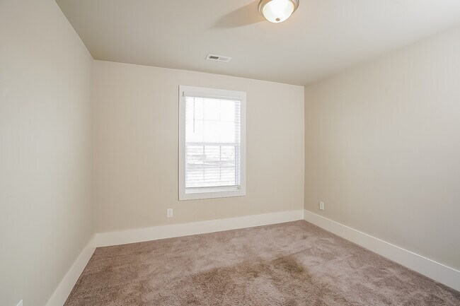 Building Photo - 385 McCollum Rd, Meridianville, AL