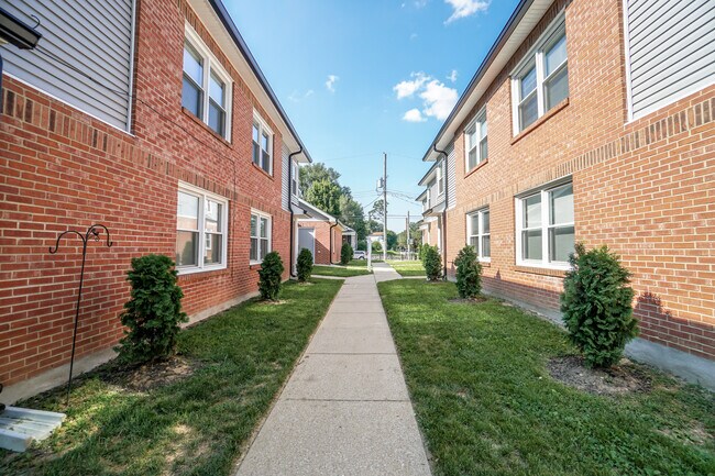 Building Photo - 1644 W Kentucky St