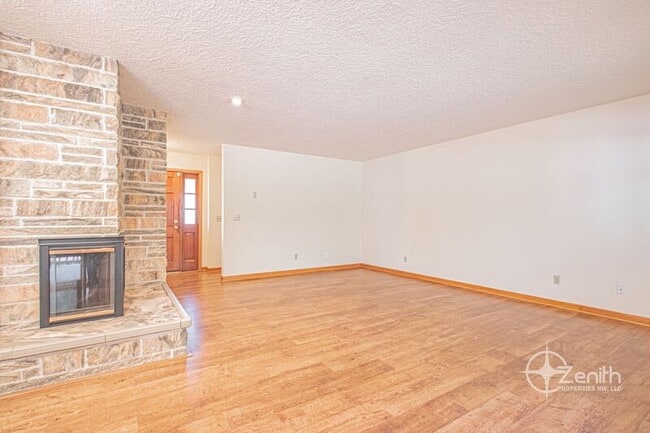 Building Photo - 6509 Louisiana Dr