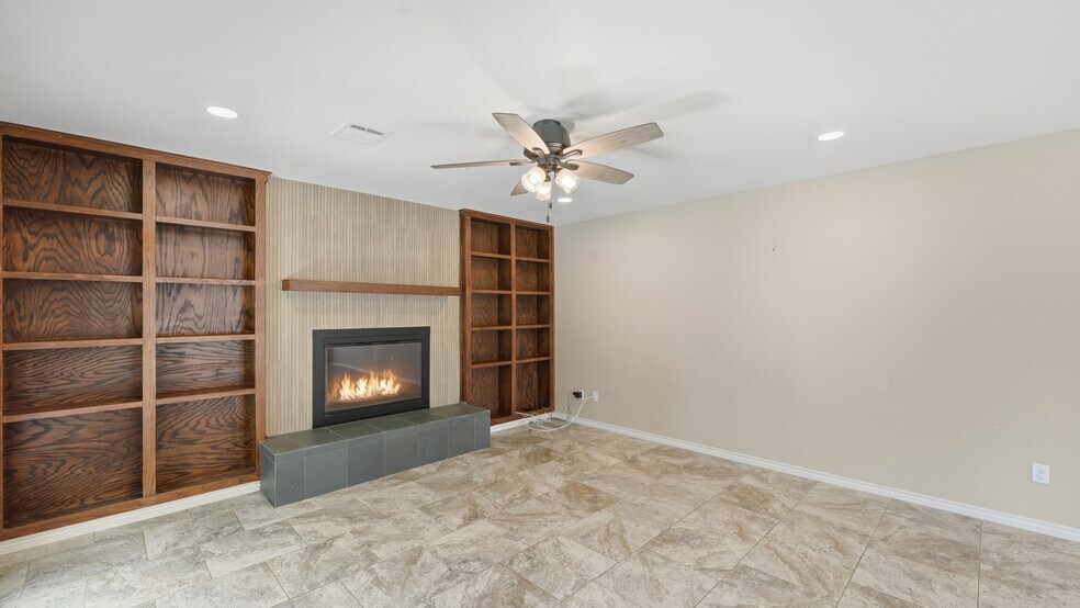 Building Photo - 1409 Highland Dr