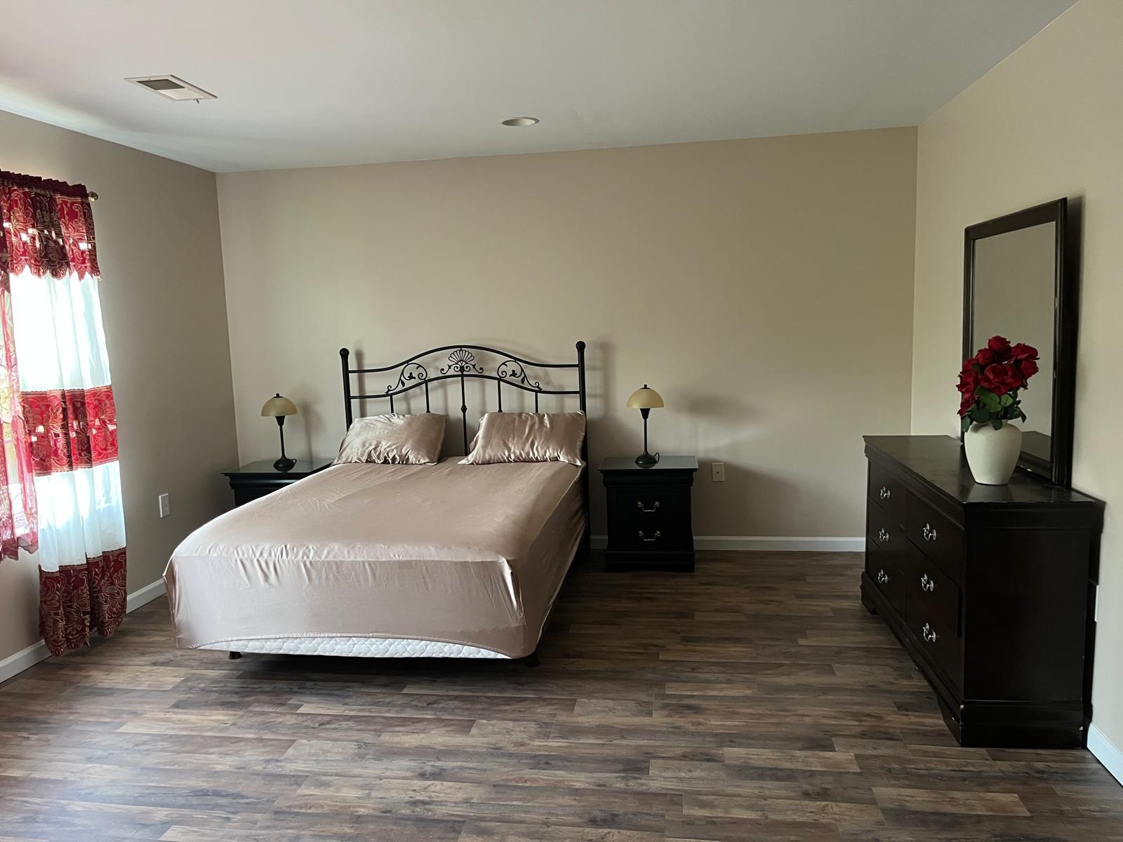 Master bedroom - 199 Rumbling Rock Rd