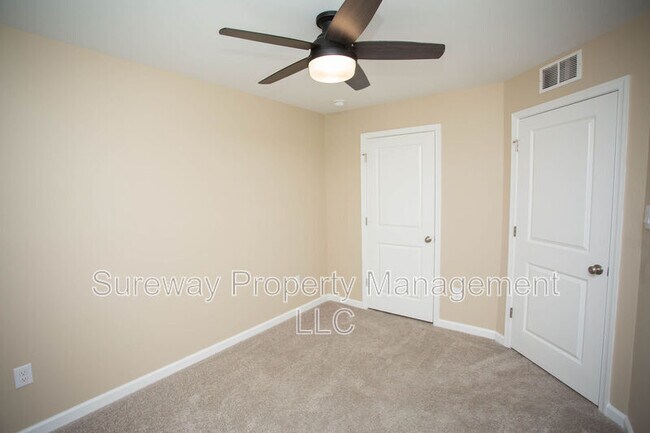 Building Photo - 239 Macoun Way