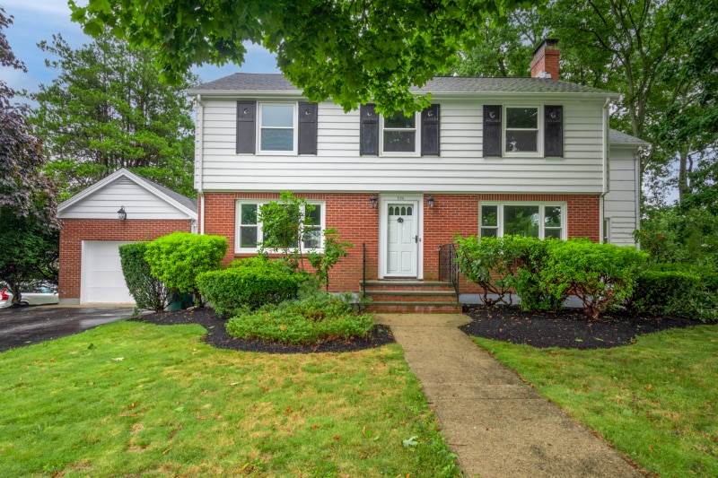 Primary Photo - 250 Nichols St
