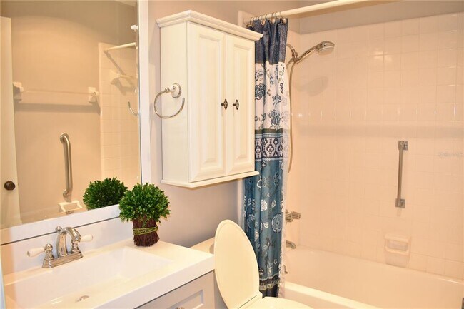 Building Photo - 1906 Canterbury Ln