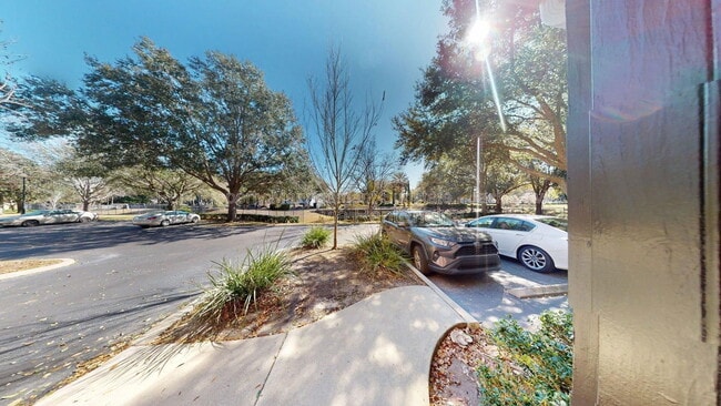 Building Photo - 10075 Gate Pkwy N