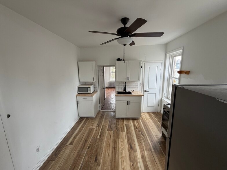 Building Photo - 187 Hopkins Ave