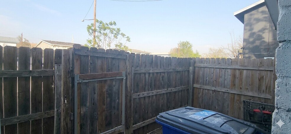 Building Photo - 1907 Hearthstone Dr