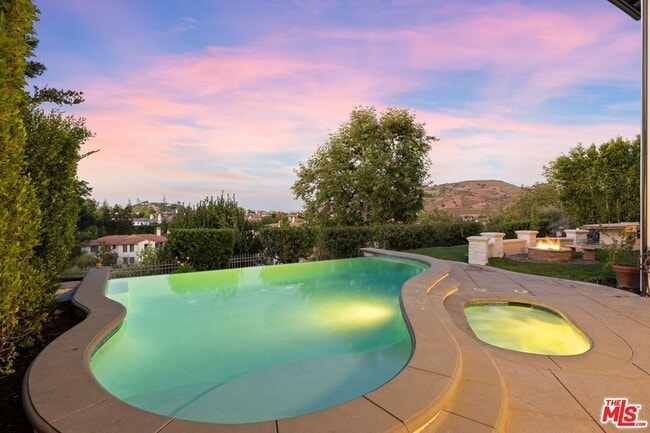 Building Photo - 25561 Prado De Oro