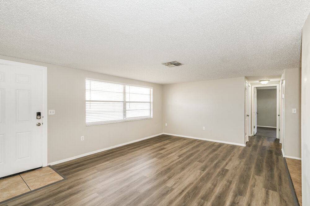 Building Photo - 11610 Meadow Dr