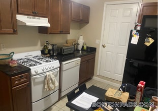 Building Photo - 28 Fleet St