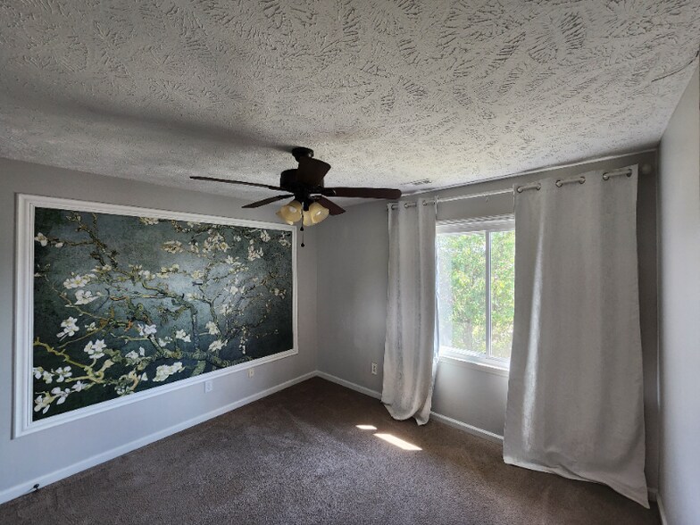 Building Photo - 6414 Streeter Dr