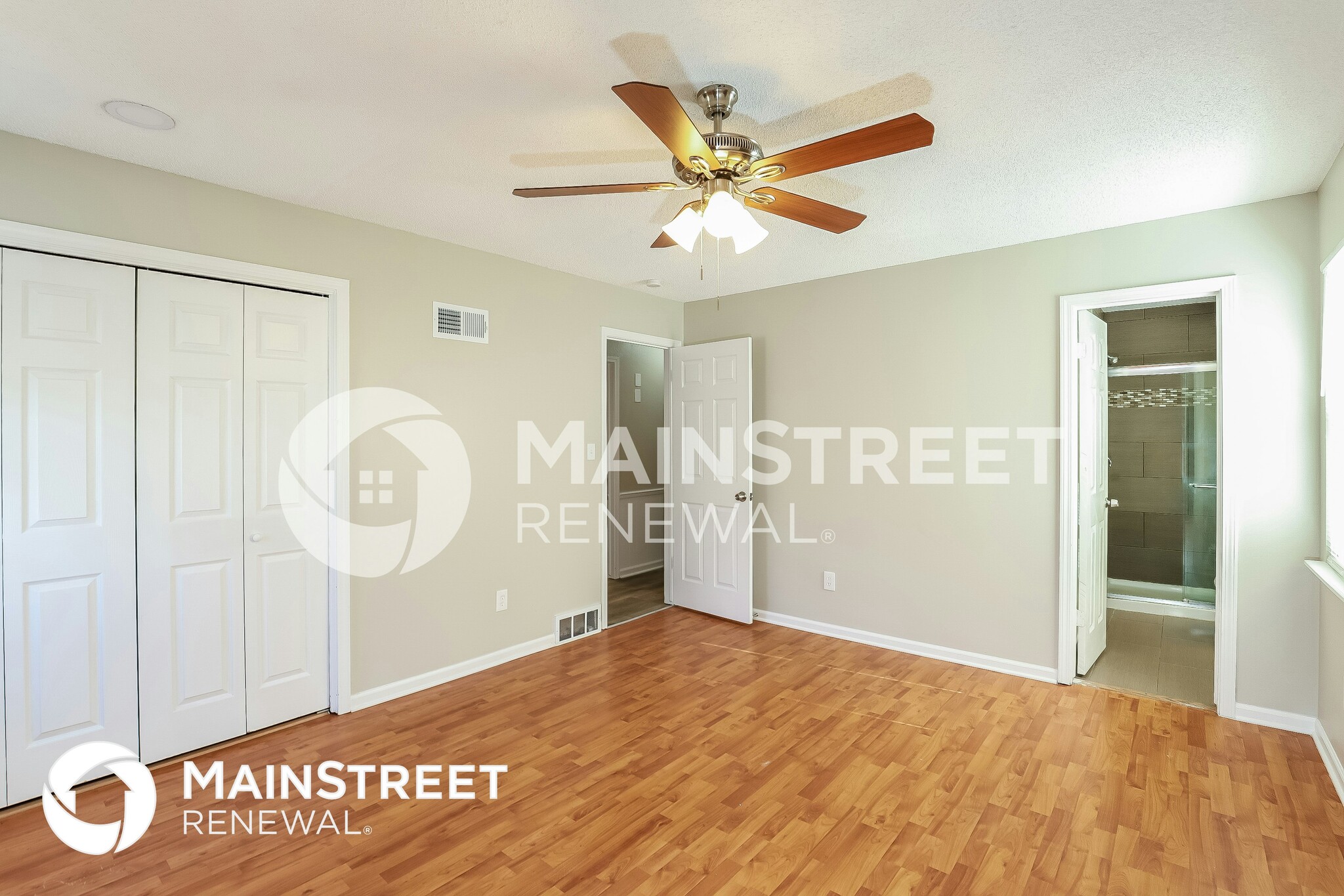 Building Photo - 821 E Northview St