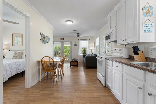 Building Photo - 312 Water St