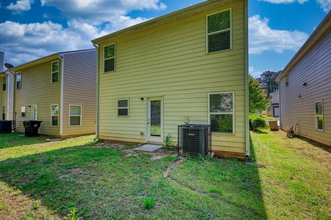 Building Photo - Charming 3BR House in Hampton