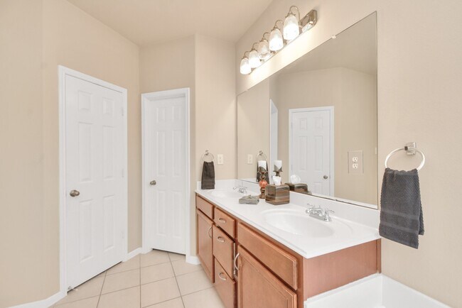 Building Photo - 25206 Hazel Ranch Dr