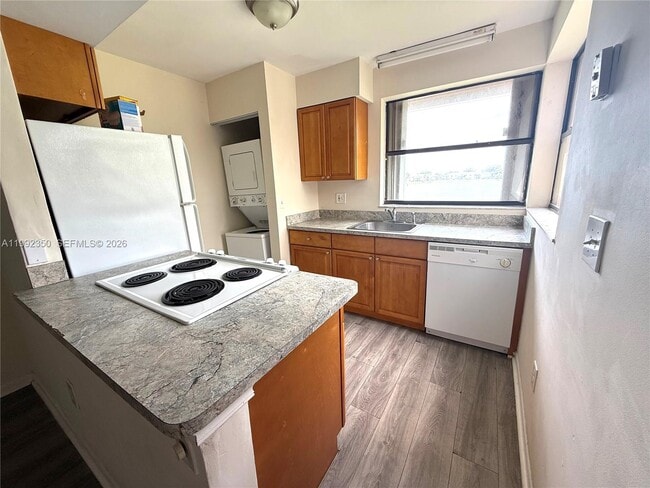 Building Photo - 800 Independence Dr