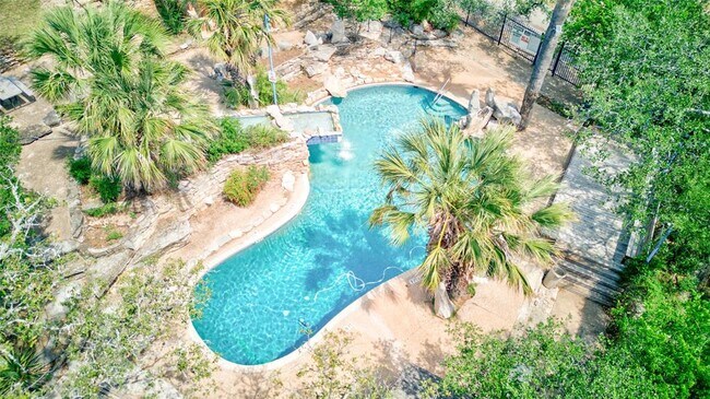 Building Photo - 505 Chantilly Ln