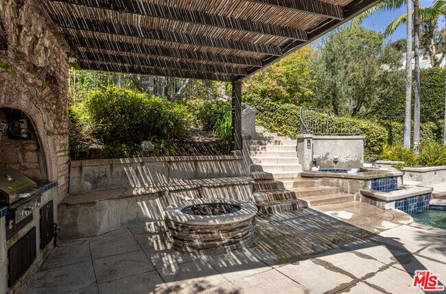 Building Photo - 353 N Gunston Dr