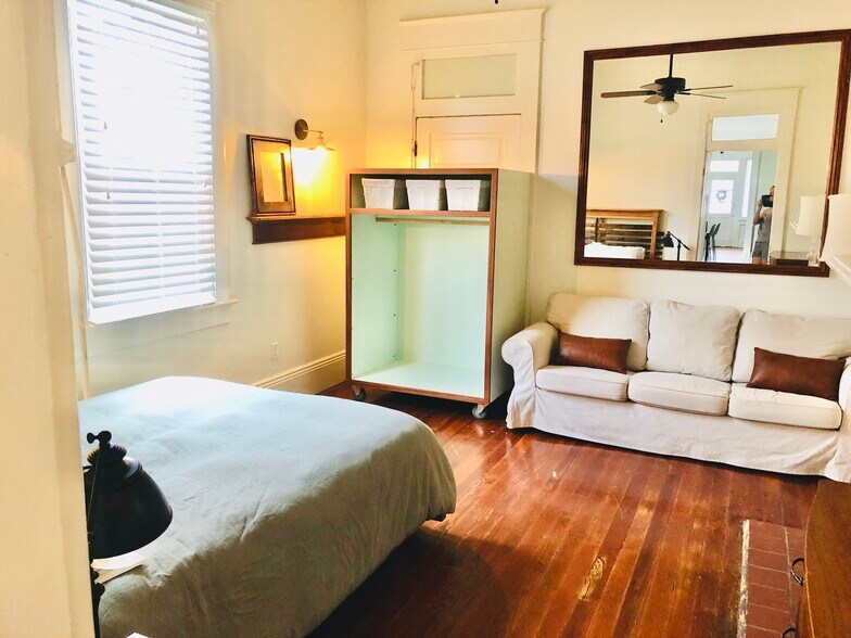 Bedroom - 1358 Constance St