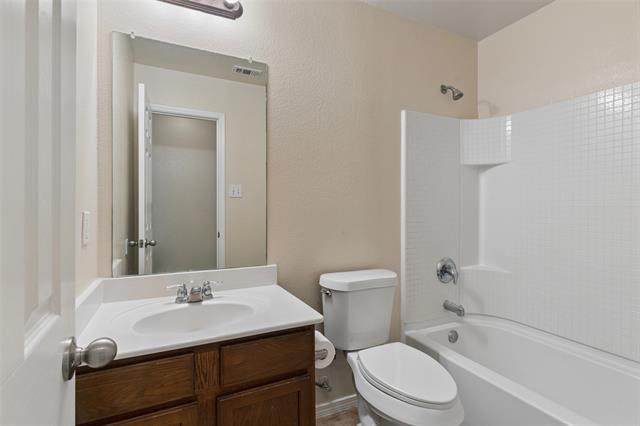 Building Photo - 308 Laurel Ln