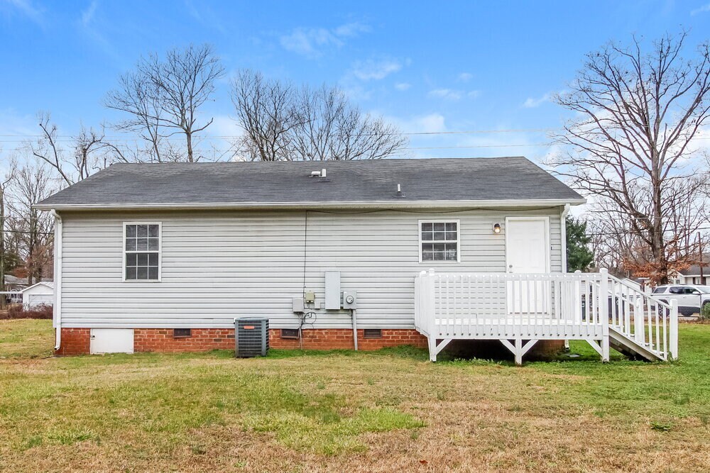 Building Photo - 2105 Brightwood School Rd
