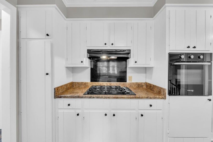 Building Photo - 1609 Chickasaw Dr