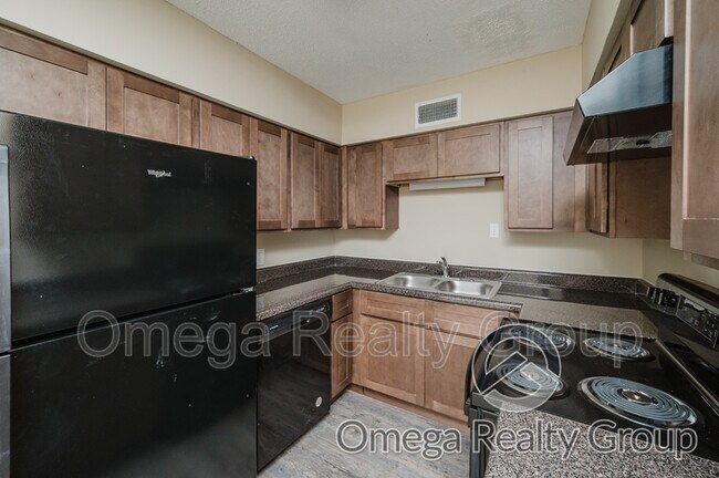 Building Photo - 4724 S Court St