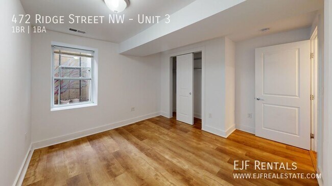 Building Photo - 472 Ridge St NW