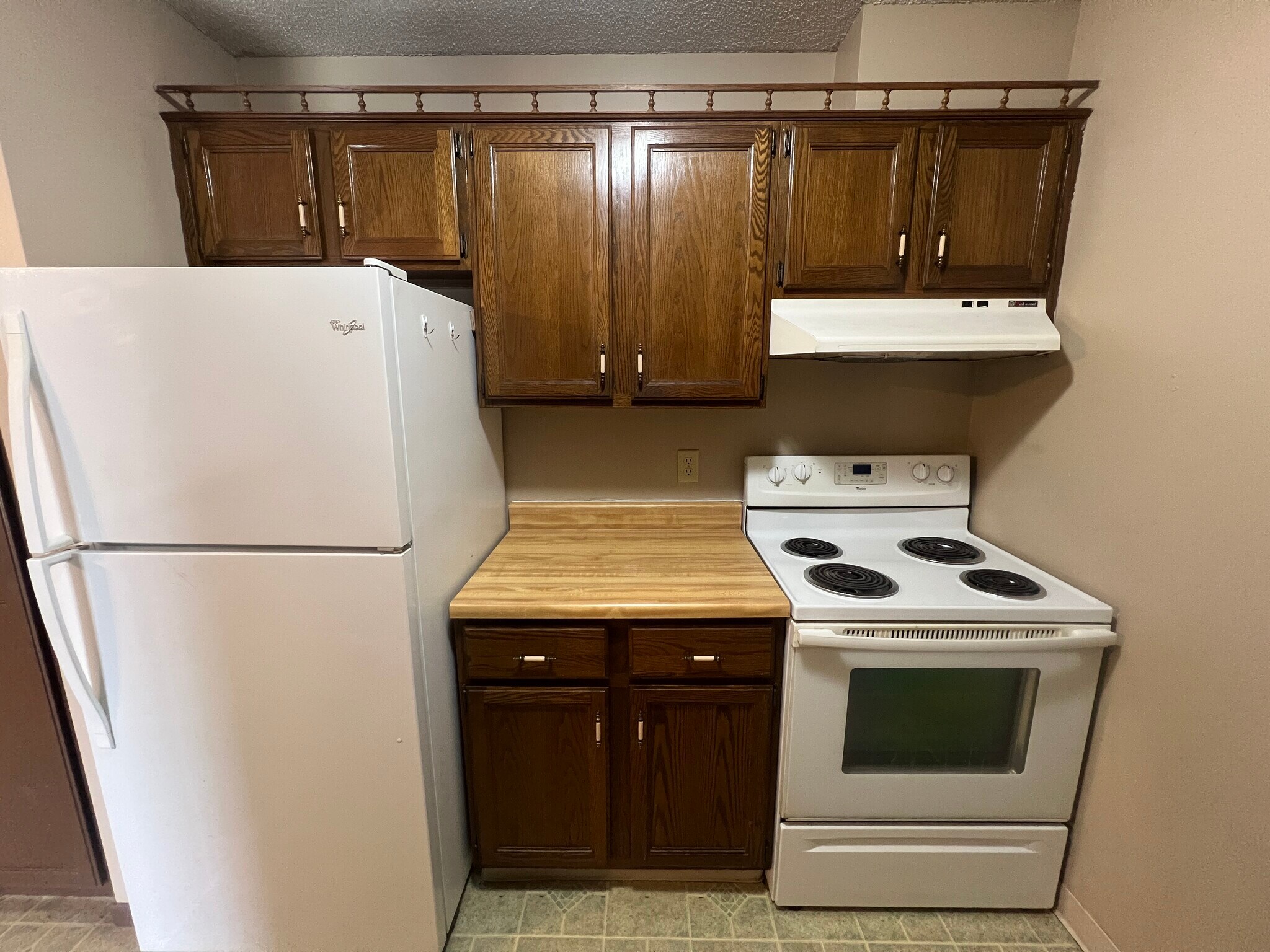 Building Photo - 2120 Valleyhigh Dr NW
