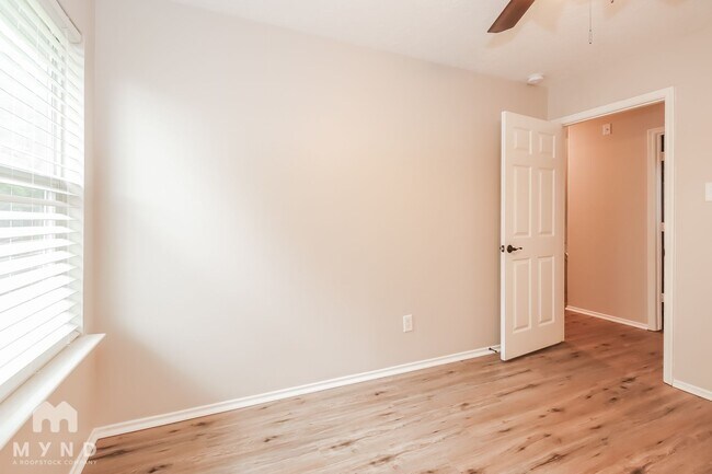 Building Photo - 18421 Sunrise Pines Dr