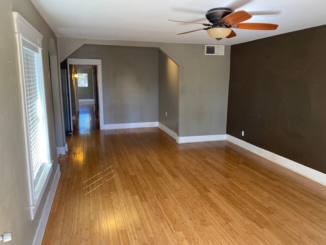 Building Photo - 522-524 W Culver ST