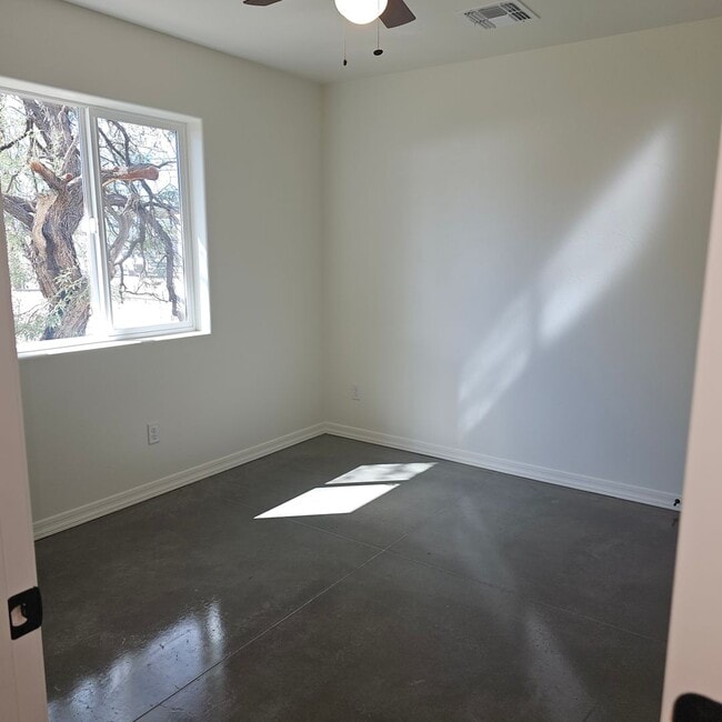 Building Photo - Brand New Patio Home