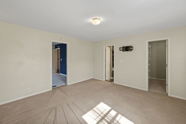 Building Photo - 4319 Millburn S