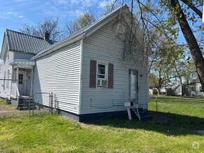 Building Photo - 1800 N 6th Ave