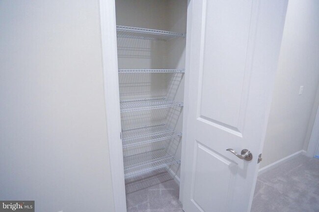 Building Photo - 45132 Kincora Dr