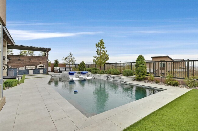 Building Photo - 6690 Interstellar St