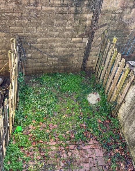 Building Photo - 417 Scott St