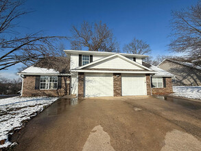 Building Photo - 2 5305