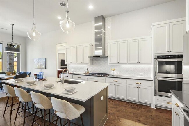Building Photo - 299 Peakside Cir