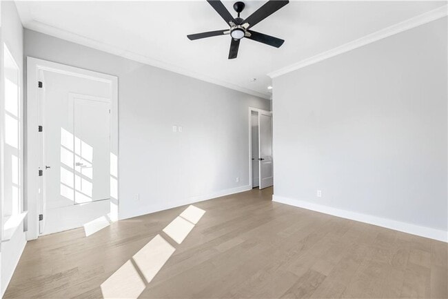 Building Photo - 2035 Parkside Ln